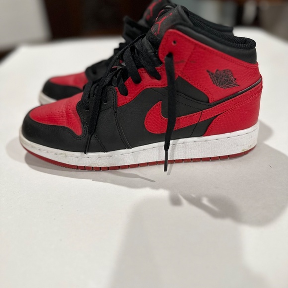 Nike Air Jordan Boys - Size 7Y - Picture 7 of 13